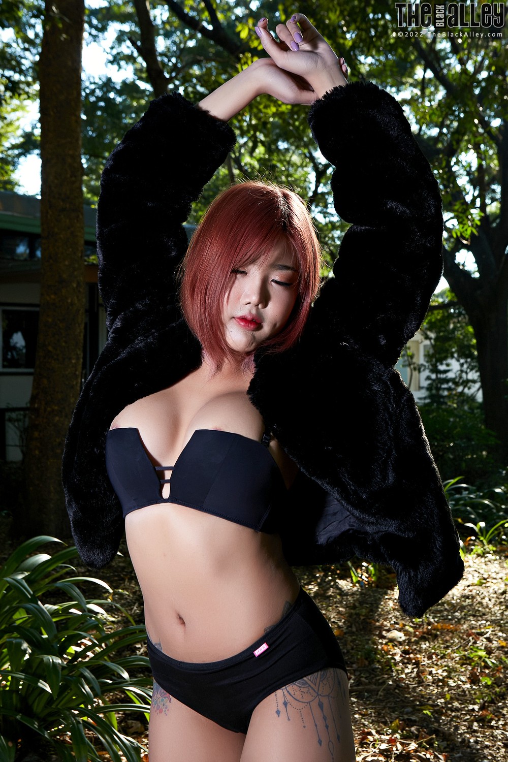 [The Black Alley] Niki Photo Set.25 (2021.12.21)