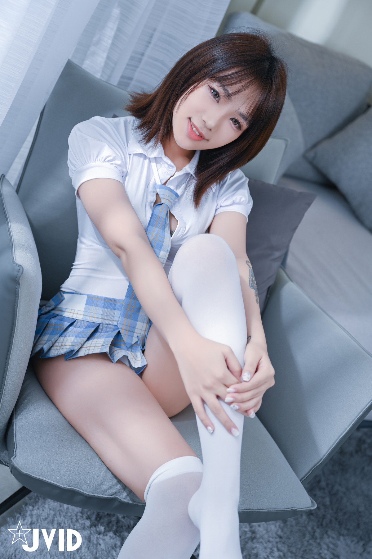 JVID精品 熙玥 畢業旅行出發前一天暗戀很久的女同學說要先來我家