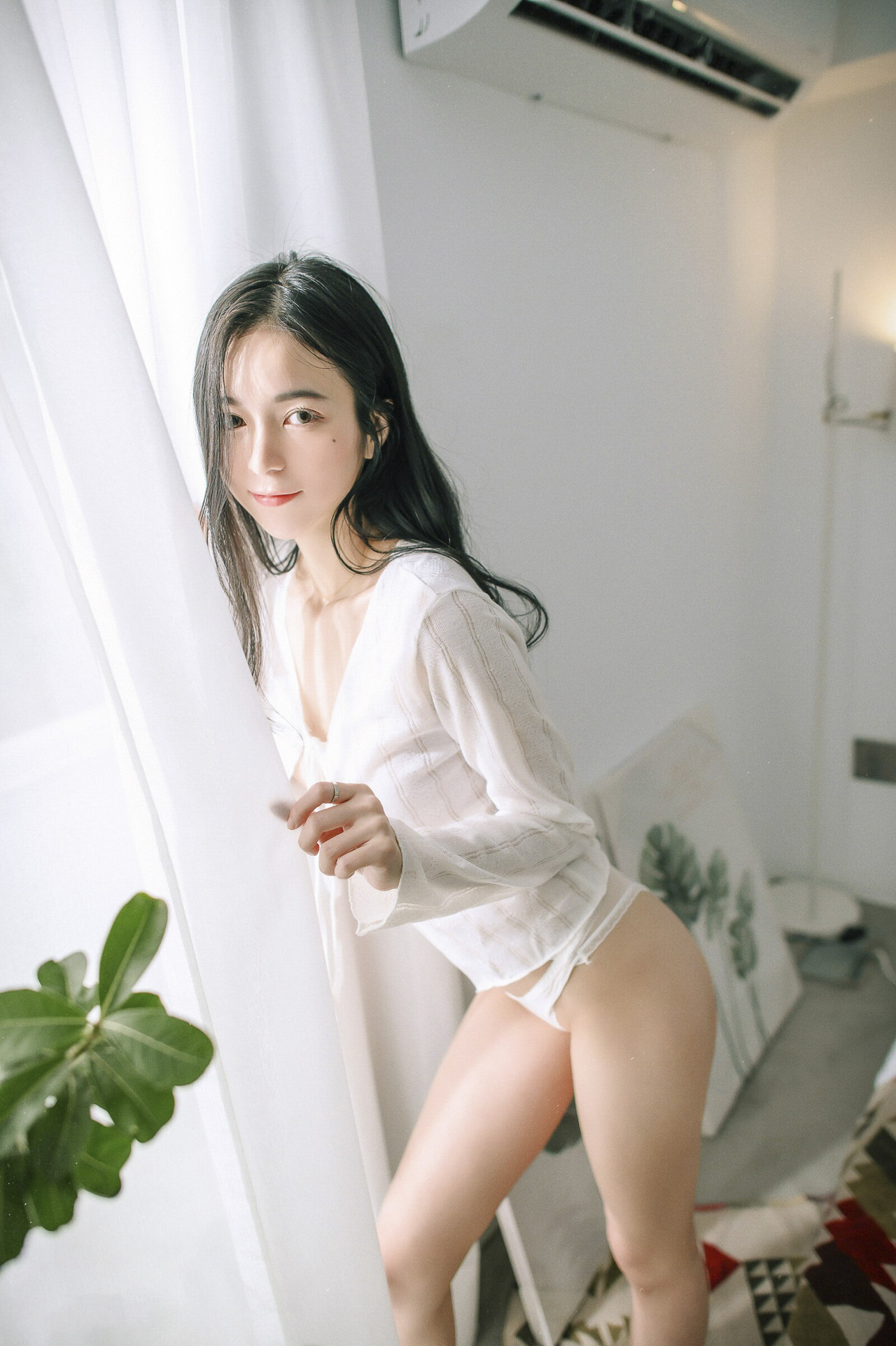 JVID精品 超仙辰辰 💕 仙女下凡玩遊戲輸了，成為任你使喚、讓你舒服的一日女友，隱藏版更多超性感畫面唷！
