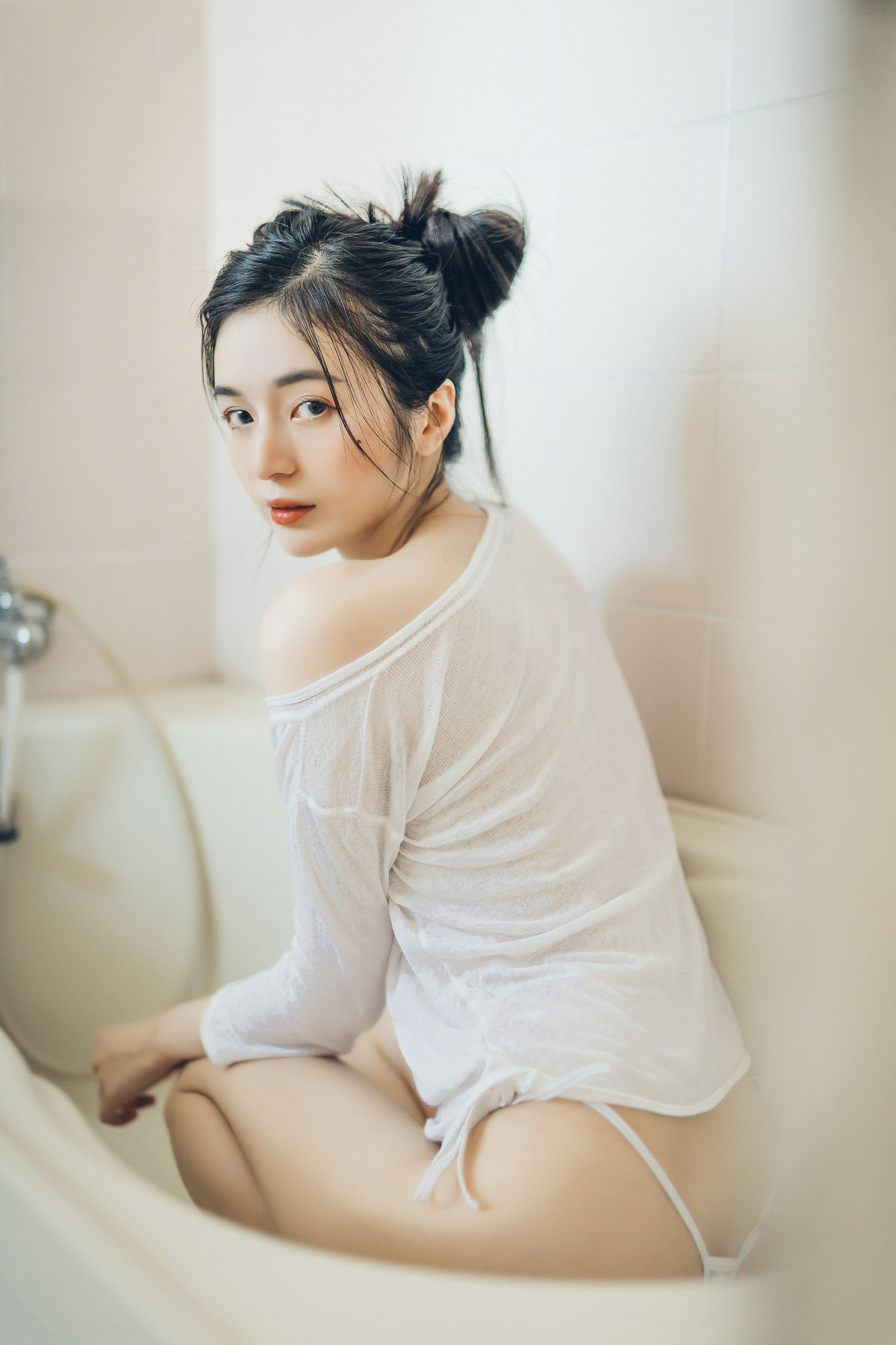 超仙美人辰辰💗 最誠意尺度 激凸 透點進化 隱藏版淋濕了! Vol.02