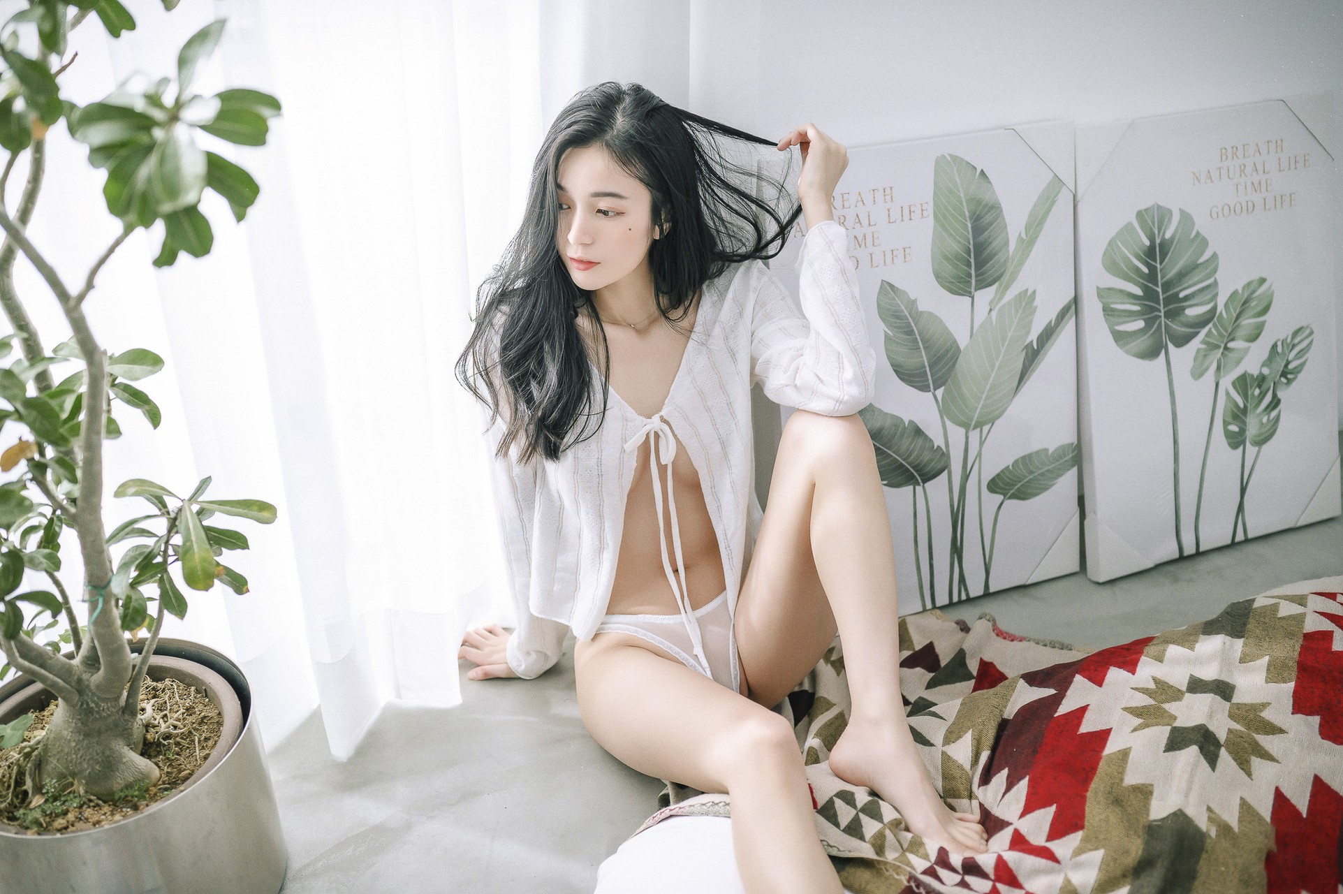 JVID精品 超仙辰辰 💕 仙女下凡玩遊戲輸了，成為任你使喚、讓你舒服的一日女友，隱藏版更多超性感畫面唷！