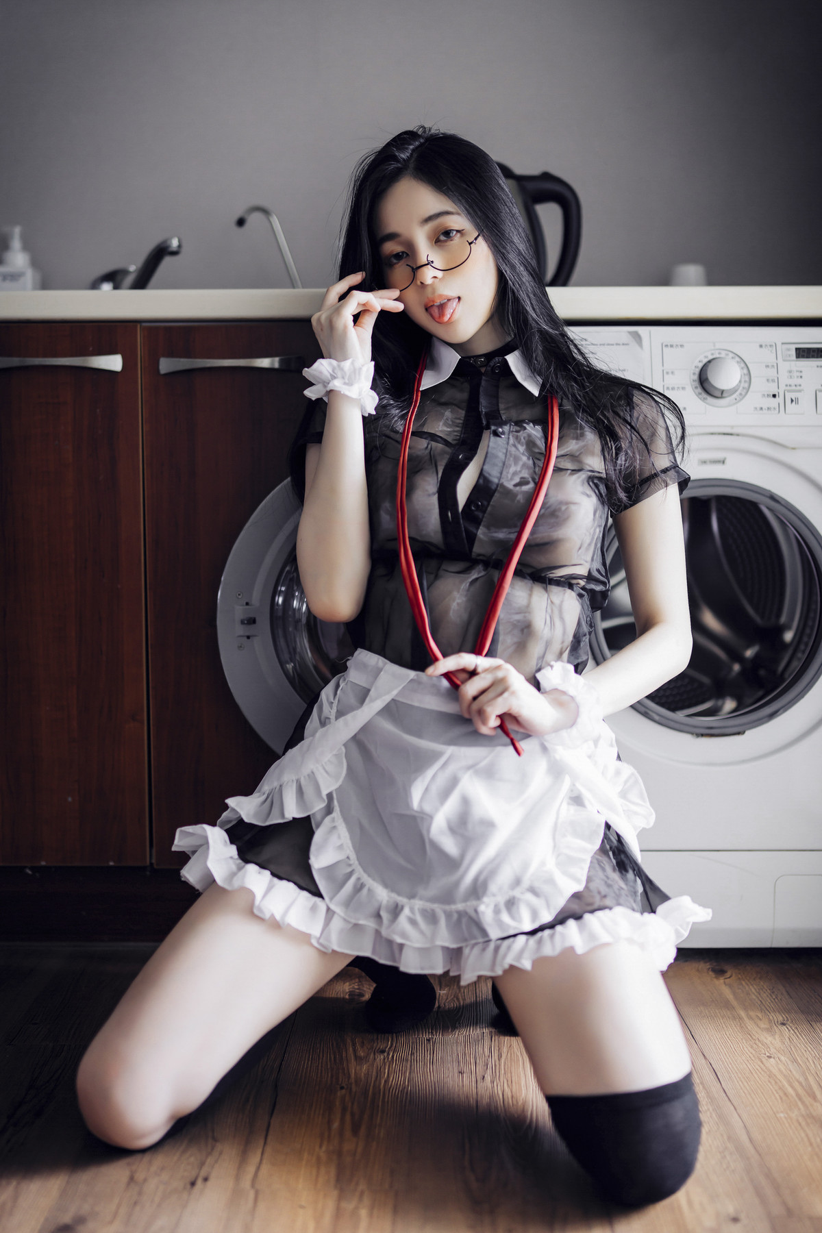 仙仙辰久違單人寫真🔞誠意超豐富寫真，全裸拍攝加六套服裝，爆炸性感女友系辰辰 Vol.01