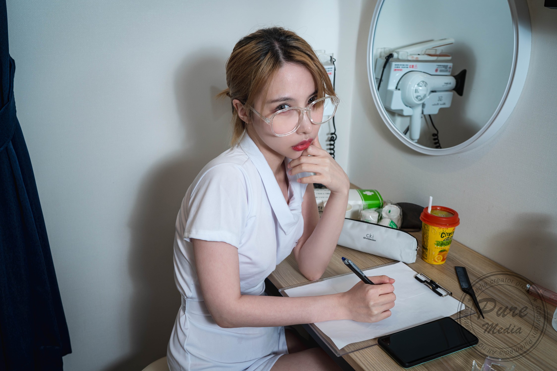 Uhye 이유혜, [PURE MEDIA] Vol.206 누드 디지털화보 Set.01