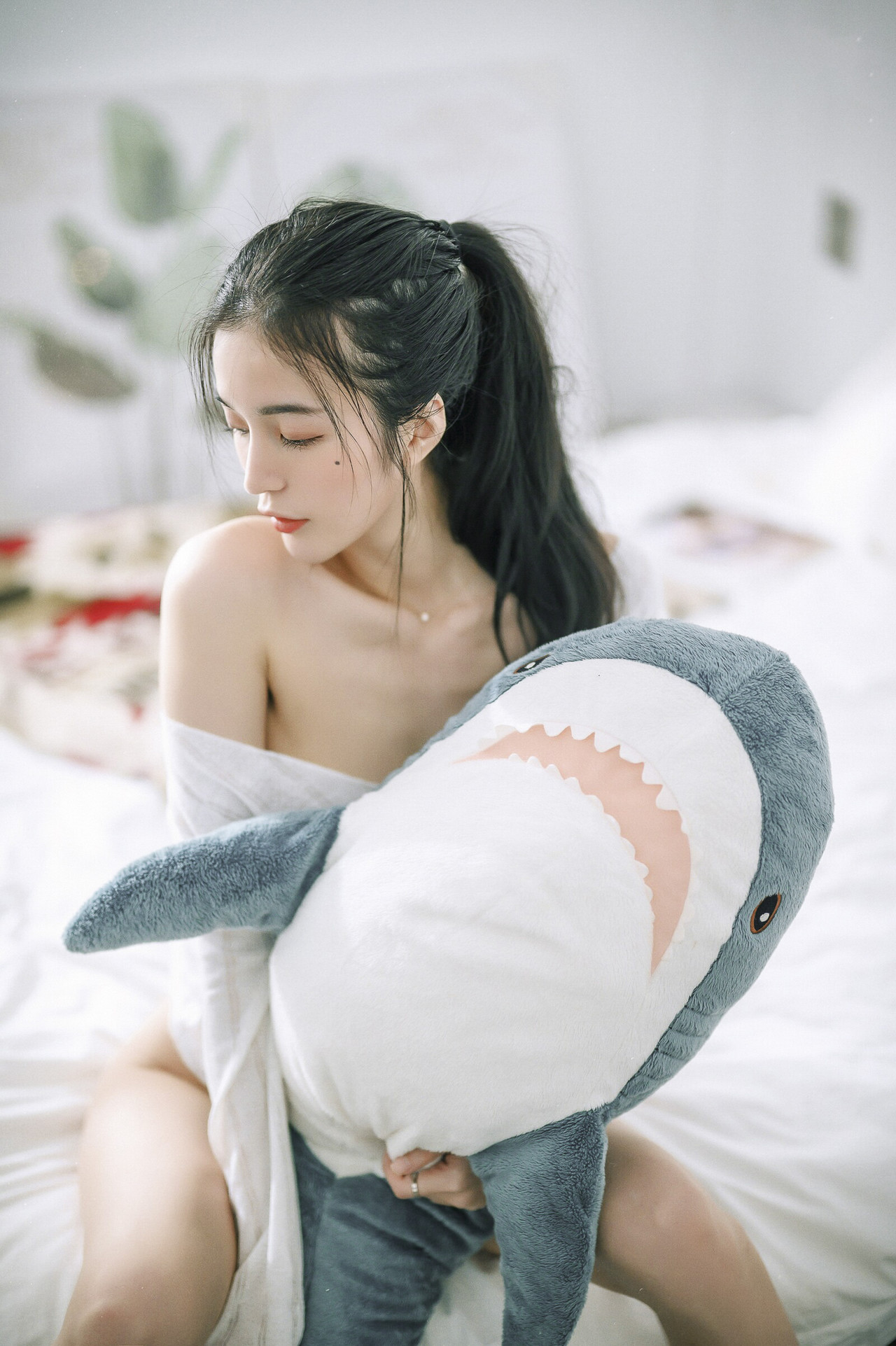 JVID精品 超仙辰辰 💕 仙女下凡玩遊戲輸了，成為任你使喚、讓你舒服的一日女友，隱藏版更多超性感畫面唷！