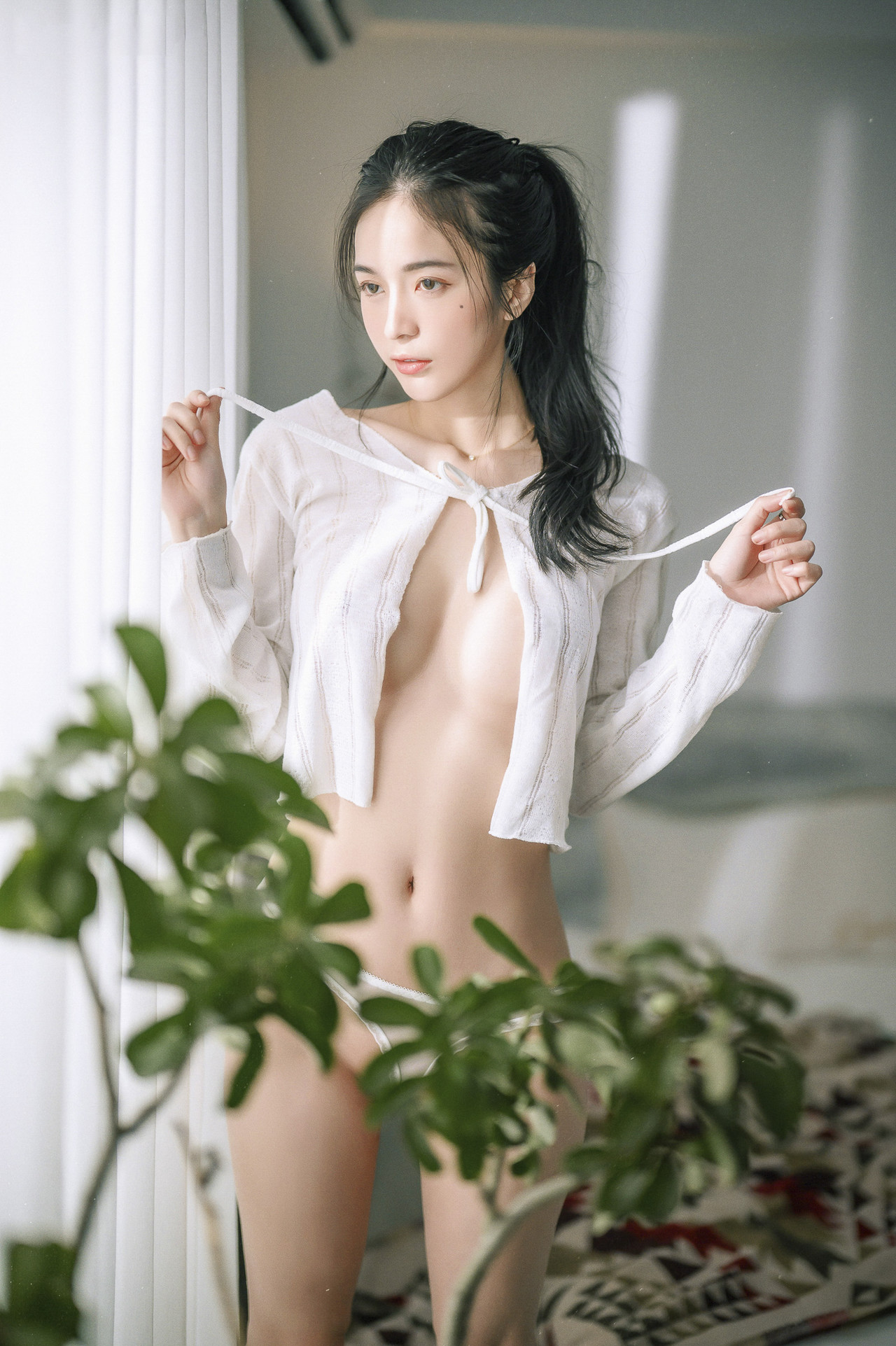 JVID精品 超仙辰辰 💕 仙女下凡玩遊戲輸了，成為任你使喚、讓你舒服的一日女友，隱藏版更多超性感畫面唷！