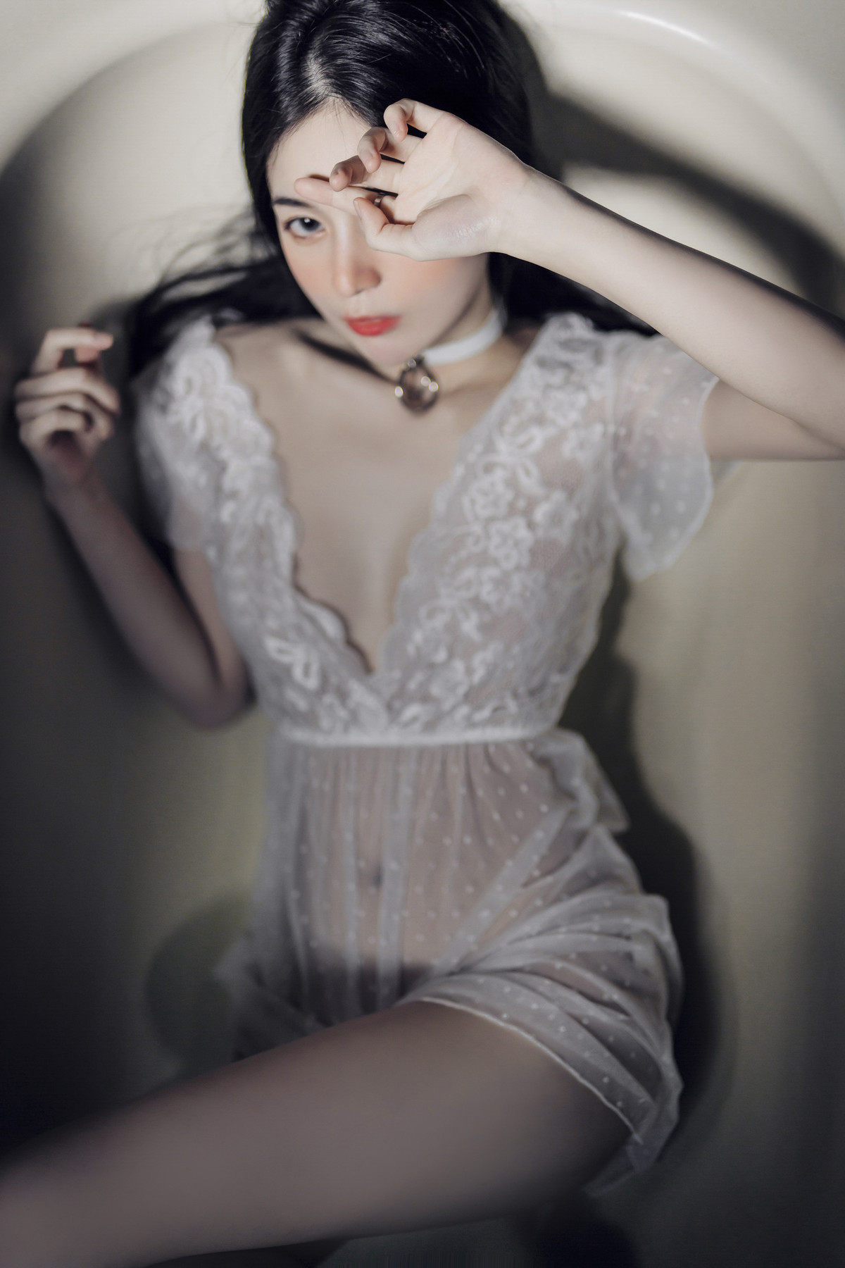 仙仙辰久違單人寫真🔞誠意超豐富寫真，全裸拍攝加六套服裝，爆炸性感女友系辰辰 Vol.01
