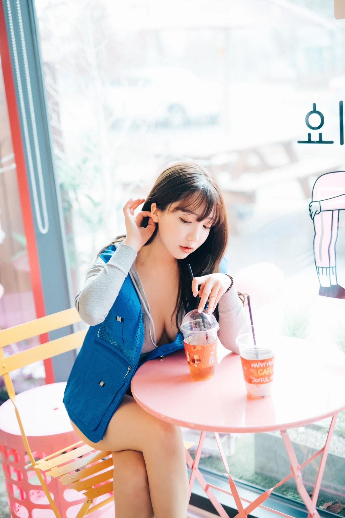 Son Yeeun 손예은, [LOOZY] Convenience Store Part Timer Set.02
