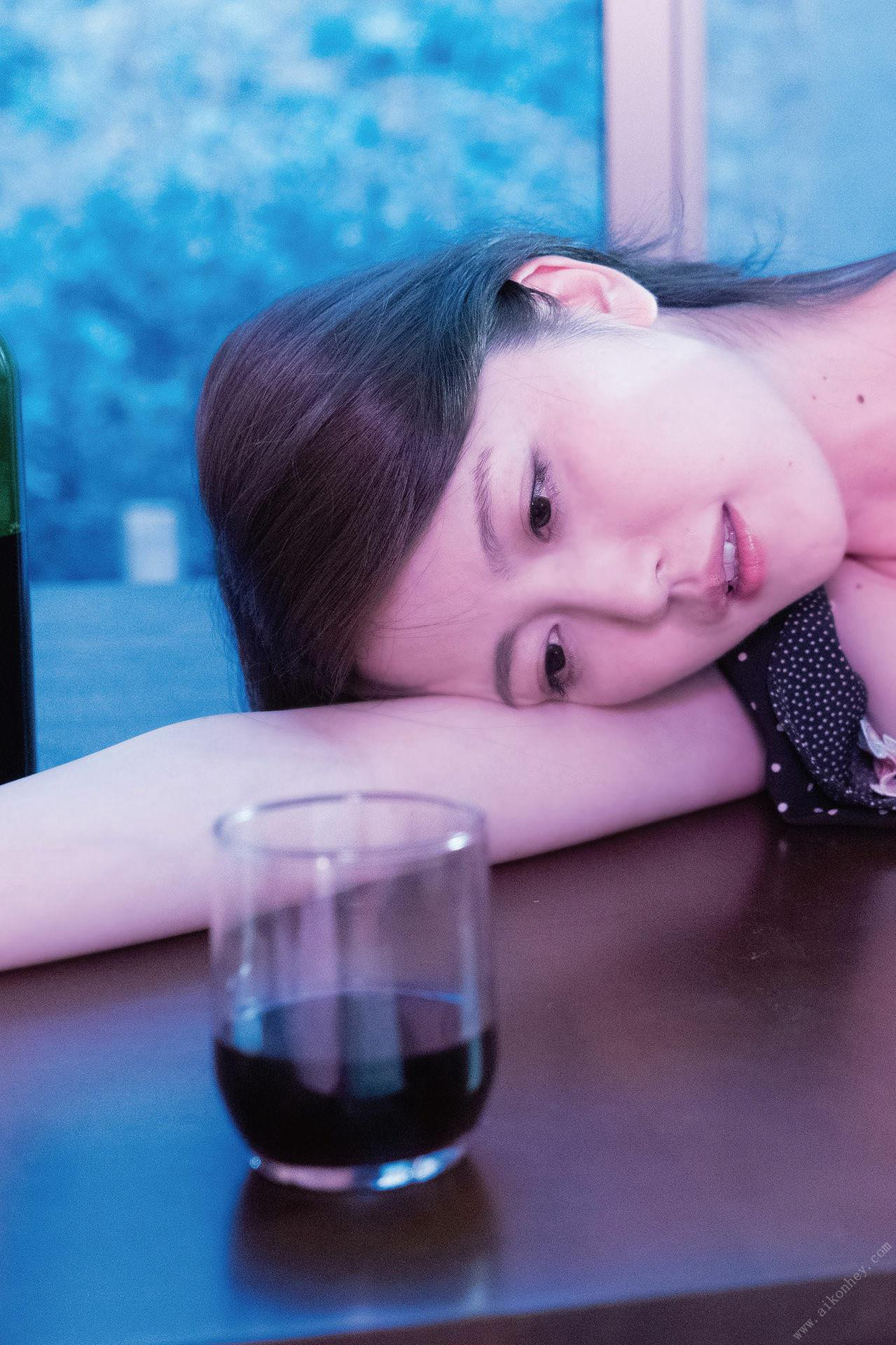 Ririko Kinoshita 木下凛々子, デジタル写真集 春夏秋冬 「初秋」