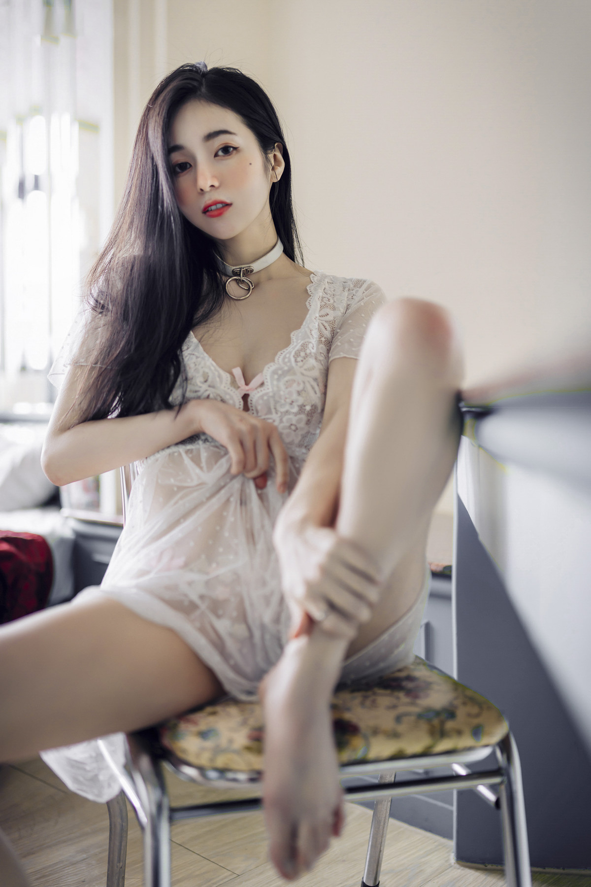 仙仙辰久違單人寫真🔞誠意超豐富寫真，全裸拍攝加六套服裝，爆炸性感女友系辰辰 Vol.02