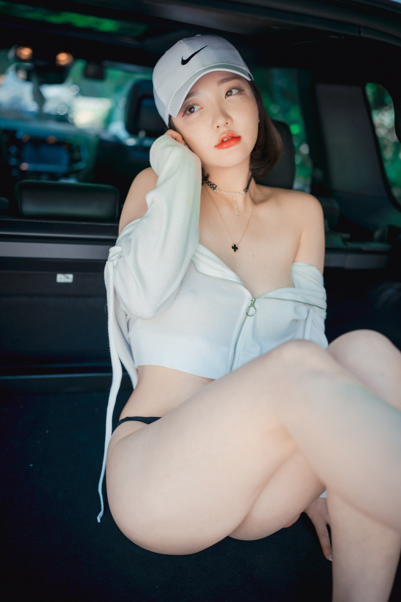 Son Yeeun 손예은, [DJAWA] Naughty Trekking Set.05