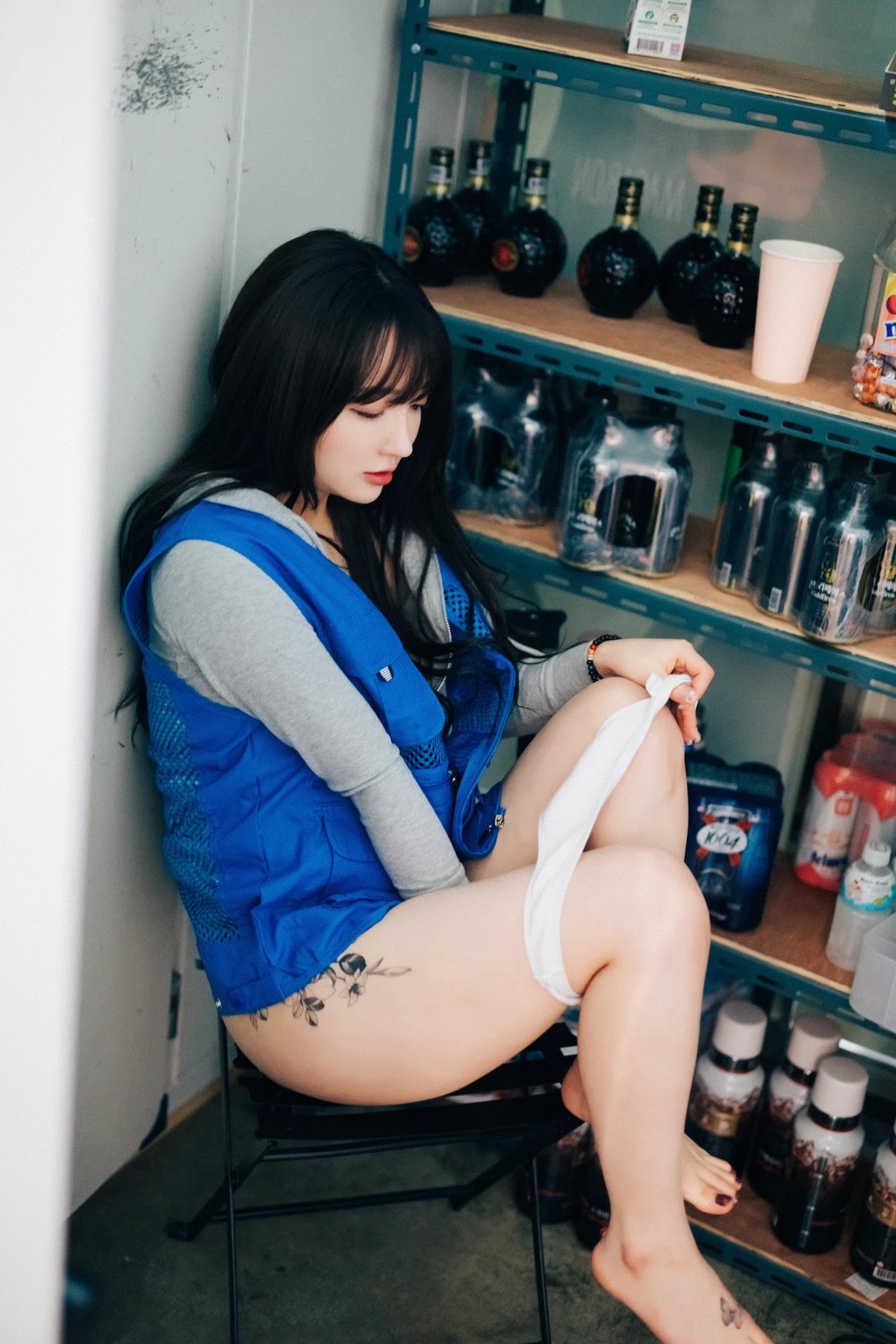 Son Yeeun 손예은, [LOOZY] Convenience Store Part Timer Set.02