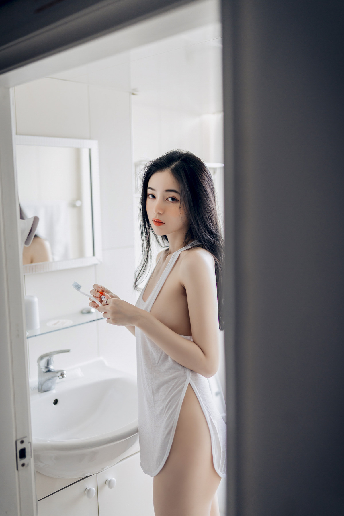 仙仙辰久違單人寫真🔞誠意超豐富寫真,全裸拍攝加六套服裝,爆炸性感女友系辰辰 Vol.02