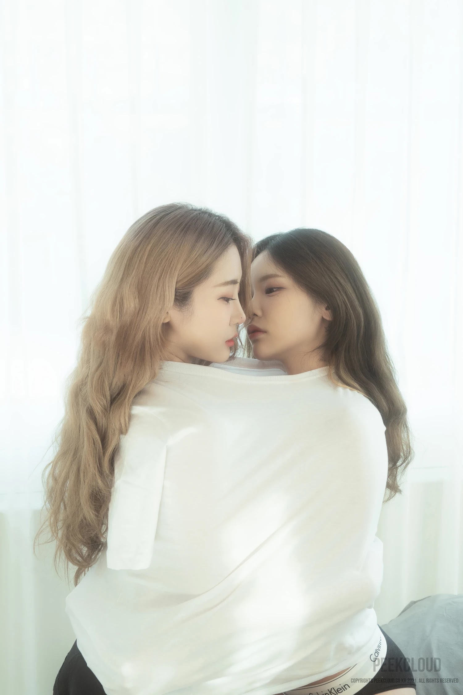 Yuka 유카, Jeong Bomi 정보미, [PEEKCLOUD] Christmas Twin Edition Set.01