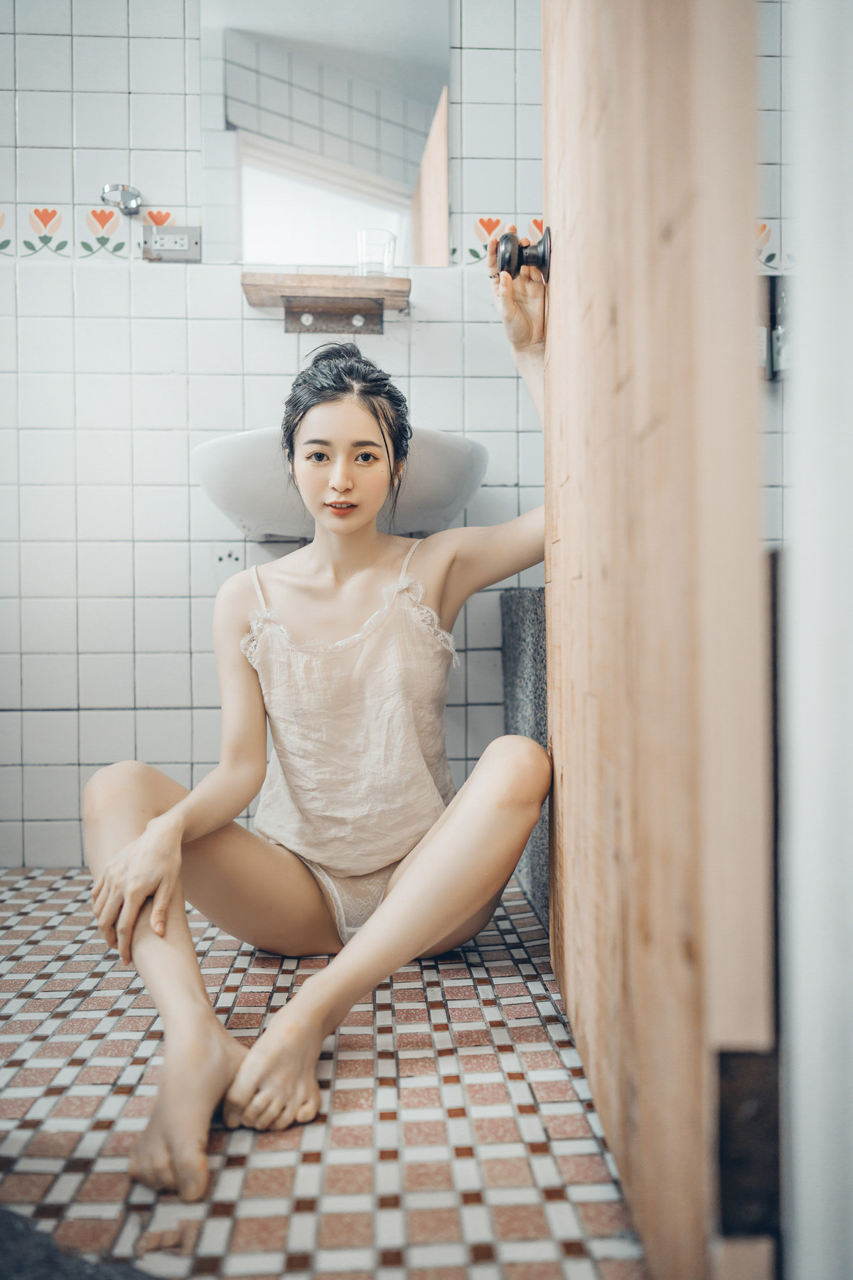 終於約到女神泡湯,浴巾一直掉,最後不穿了直接拍 S級美女-辰辰 Vol.02