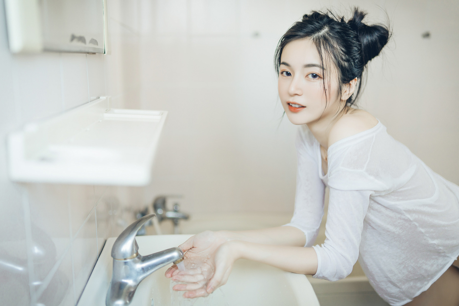 超仙美人辰辰💗 最誠意尺度 激凸 透點進化 隱藏版淋濕了! Vol.02