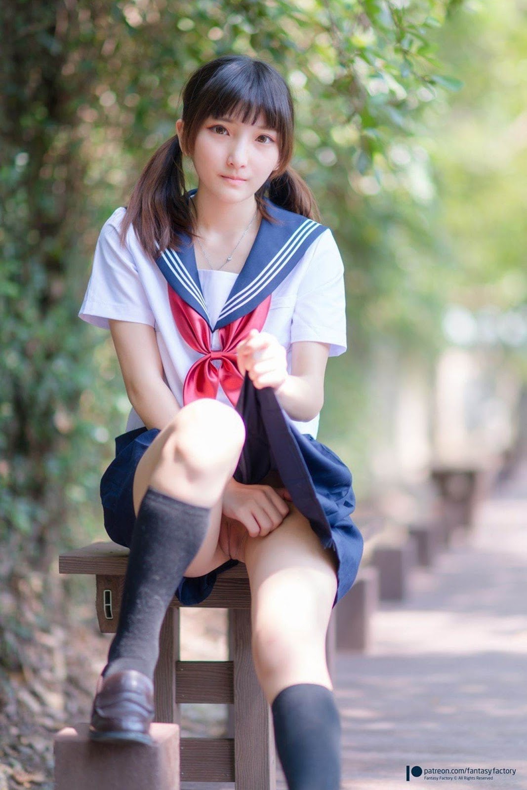 [小丁Patron] High School Girl with Pretty Pussy 皮衣濕身誘惑 (Fantasy Factory)