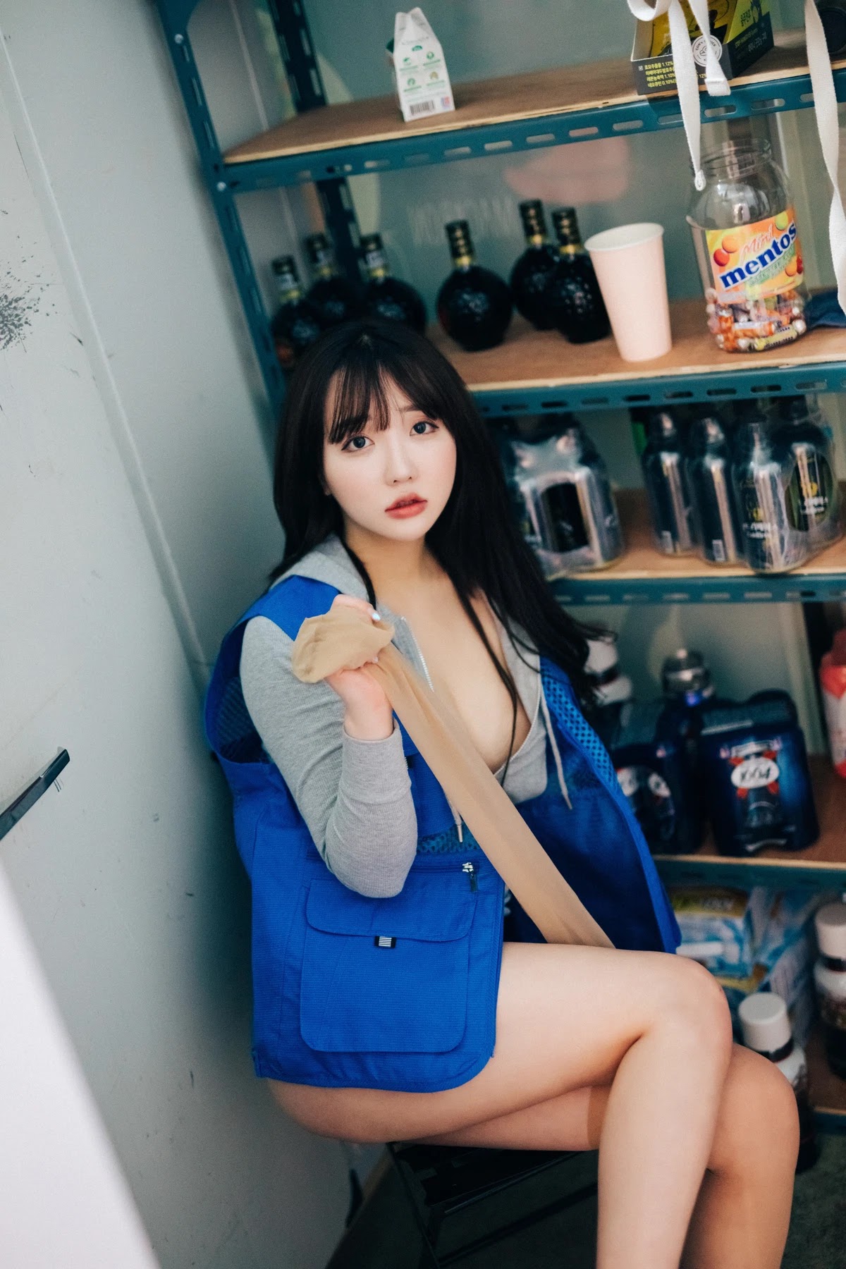 Son Yeeun 손예은, [LOOZY] Convenience Store Part Timer Set.02