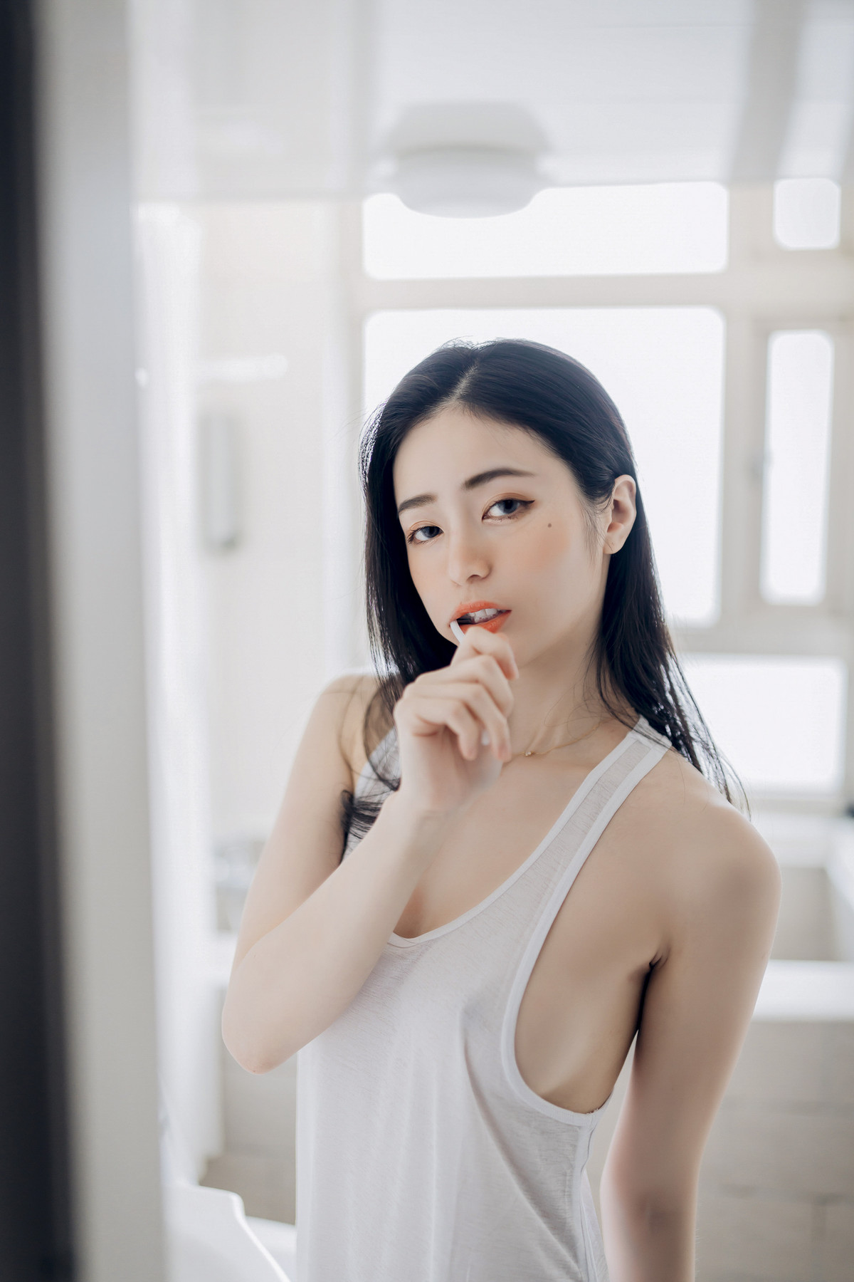 仙仙辰久違單人寫真🔞誠意超豐富寫真，全裸拍攝加六套服裝，爆炸性感女友系辰辰 Vol.02