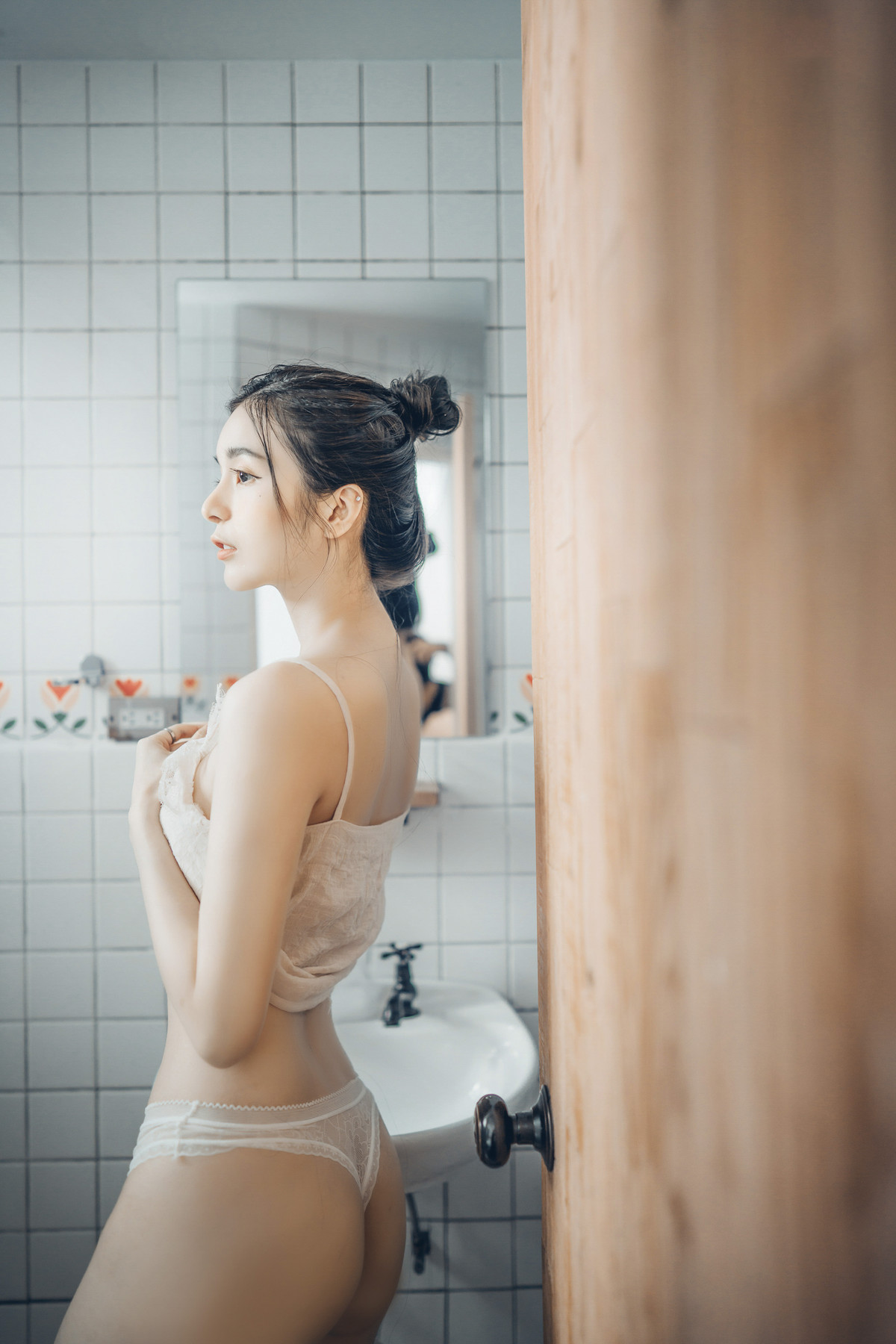終於約到女神泡湯,浴巾一直掉,最後不穿了直接拍 S級美女-辰辰 Vol.02