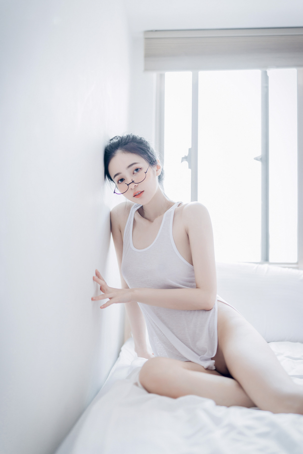 仙仙辰久違單人寫真🔞誠意超豐富寫真,全裸拍攝加六套服裝,爆炸性感女友系辰辰 Vol.02