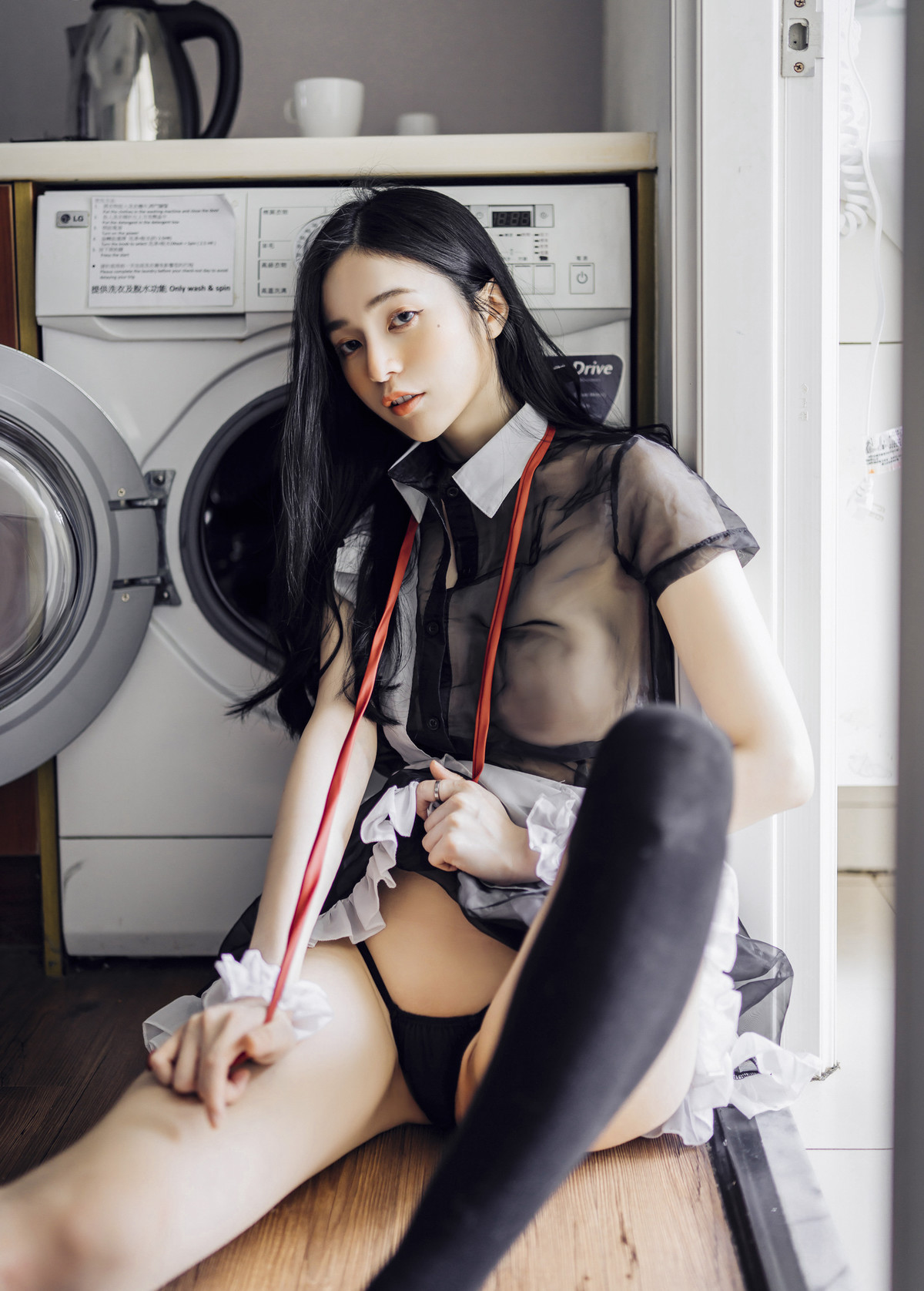 仙仙辰久違單人寫真🔞誠意超豐富寫真，全裸拍攝加六套服裝，爆炸性感女友系辰辰 Vol.01