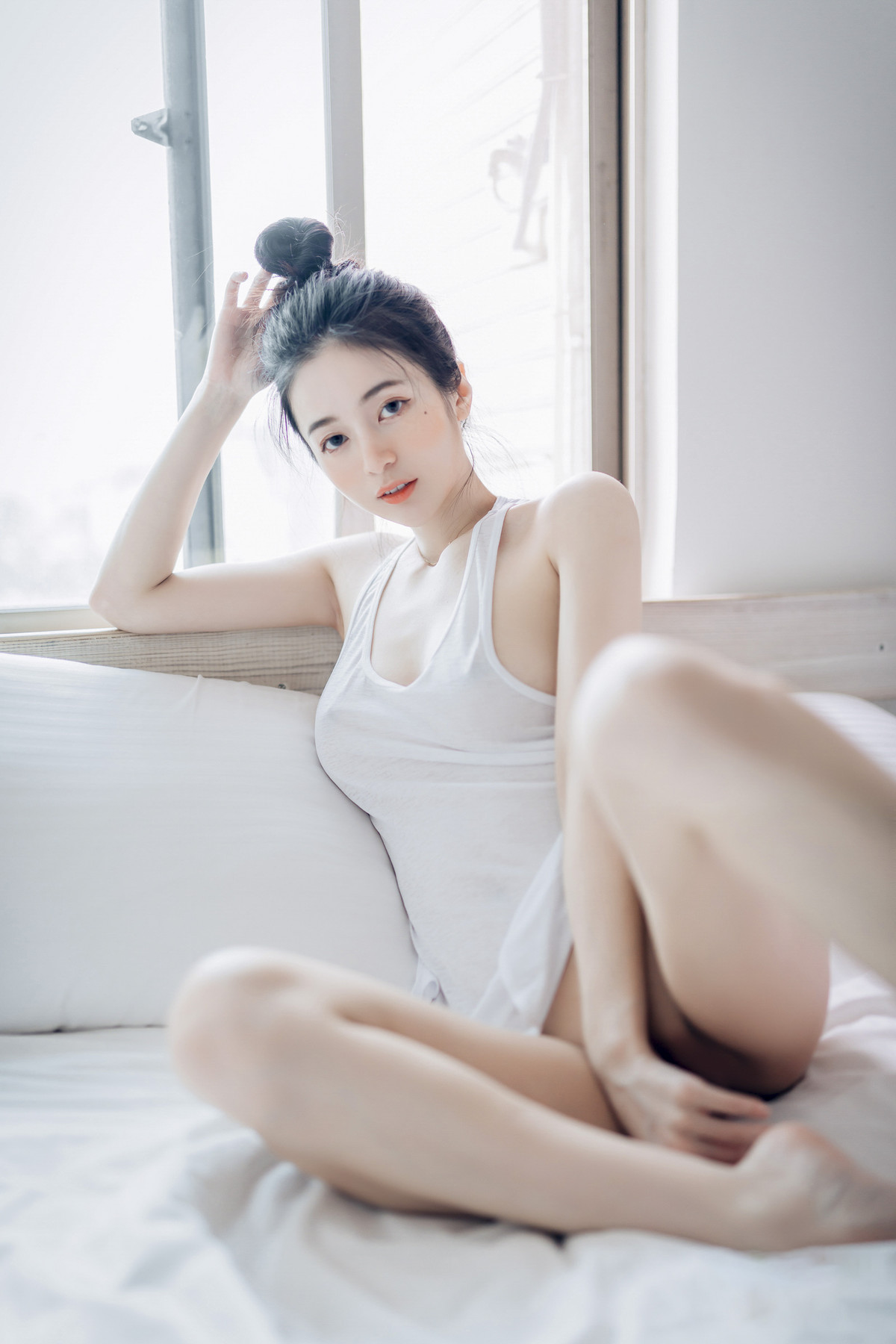 仙仙辰久違單人寫真🔞誠意超豐富寫真,全裸拍攝加六套服裝,爆炸性感女友系辰辰 Vol.02